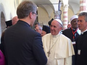 Paavst Franciscus ja KMN-i peasekretär õp dr Tveit (allikas: KMN)