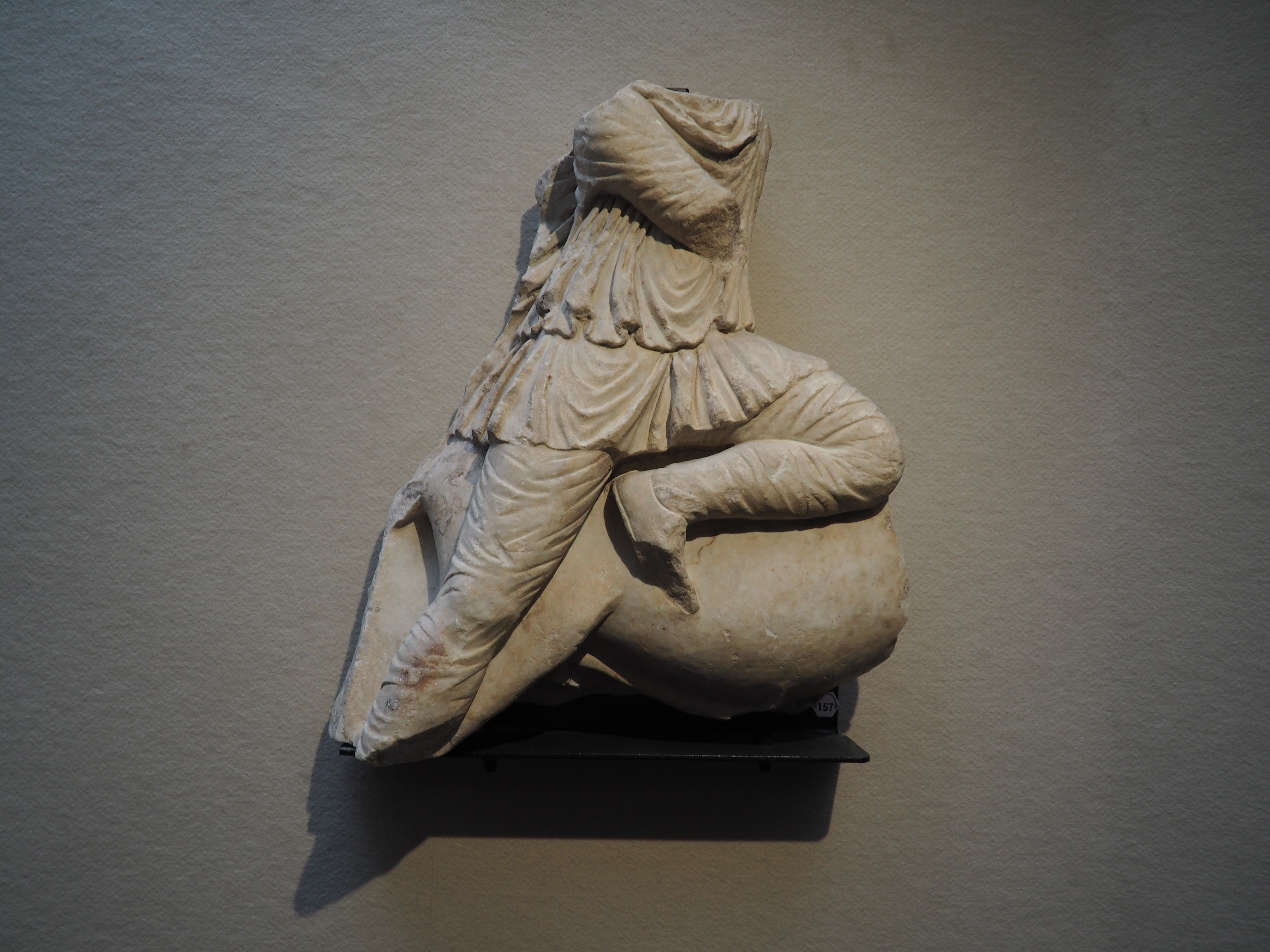 Foto 3: Mithras Sürakuusa Arheoloogiamuuseumist (foto: Jaan Lahe)